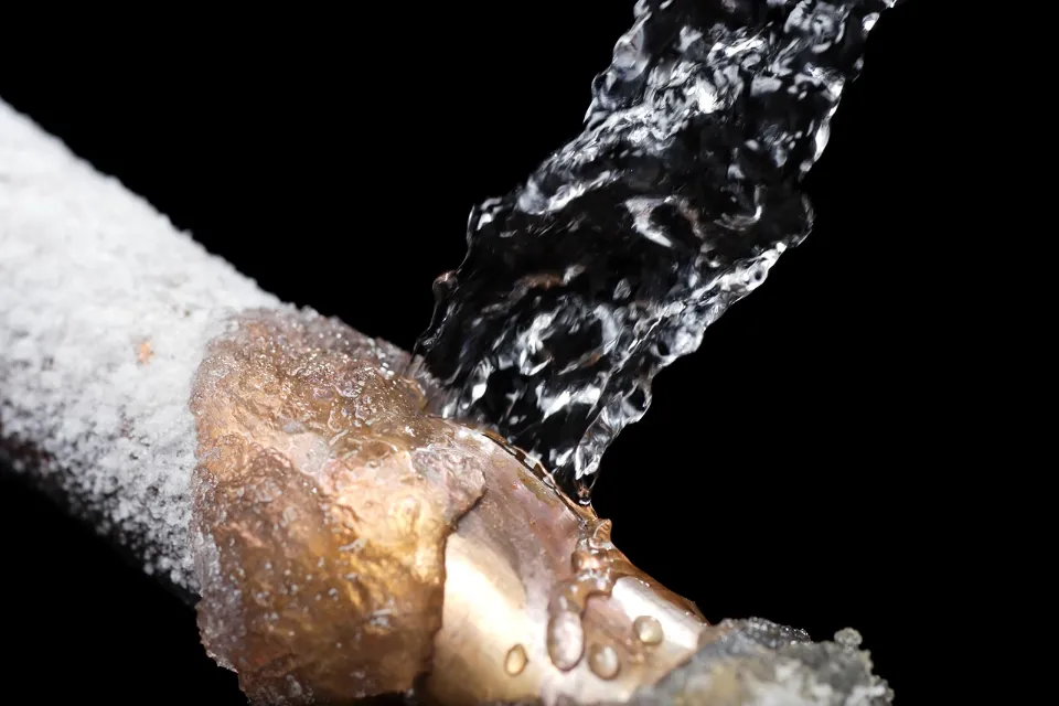 How Long for Pipes to Thaw Naturally? 4 Steps to Thaw Frozen Pipes