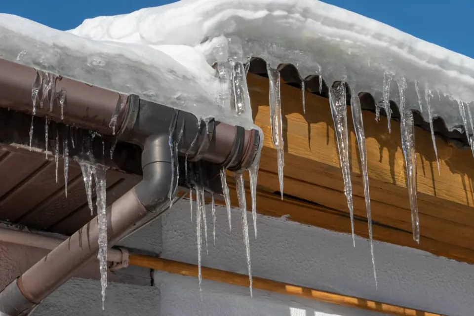 How Long for Pipes to Thaw Naturally? 4 Steps to Thaw Frozen Pipes